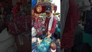 Lal Kila Ki Cheapest Suitcase Market Delhi 2025 😱🔥#shorts #ytshorts #lalkila #viralvideo #trending