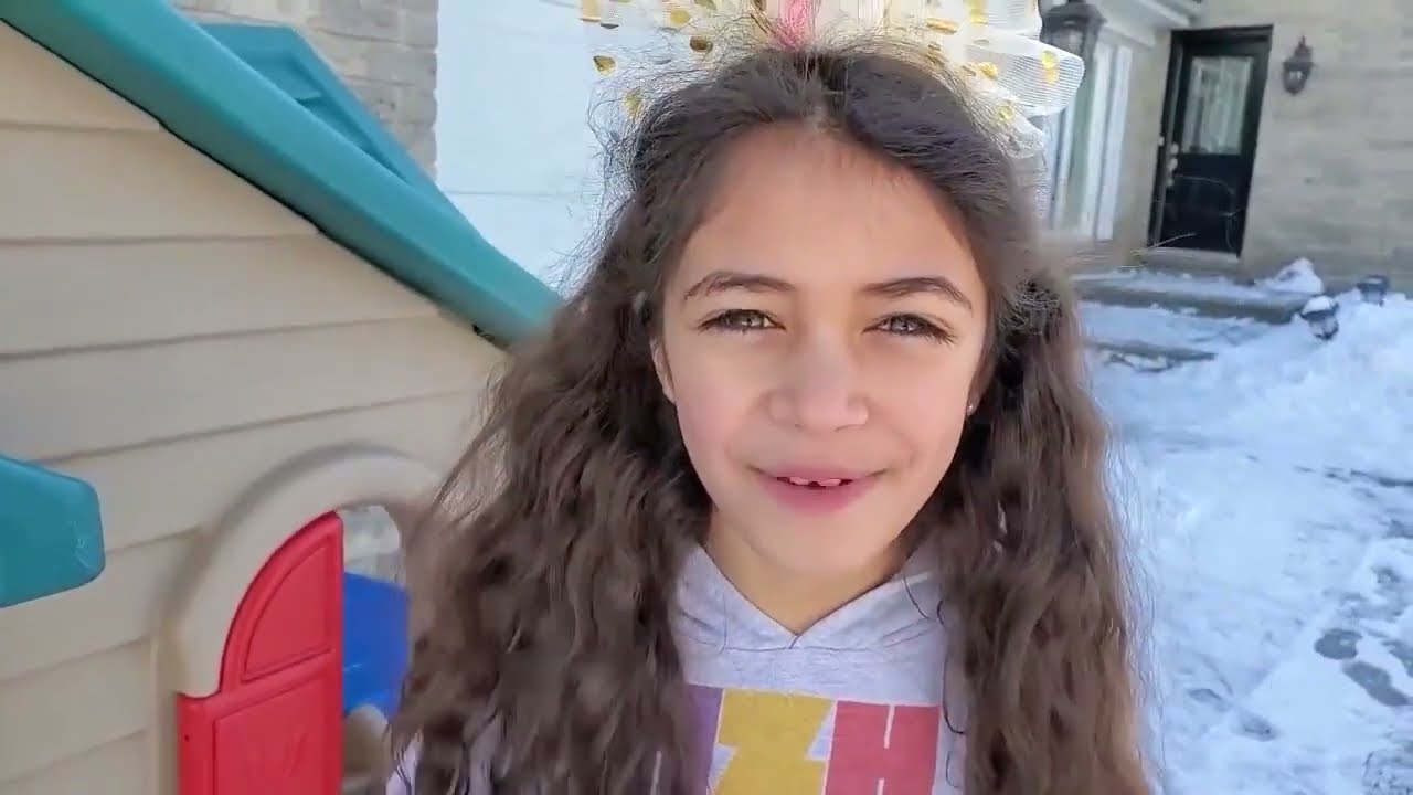 Хајди и Зидан и забавне авантуре на плажи са пријатељима