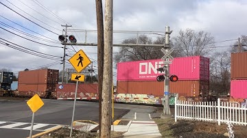 NS 7588 leads intermodal (B&A)