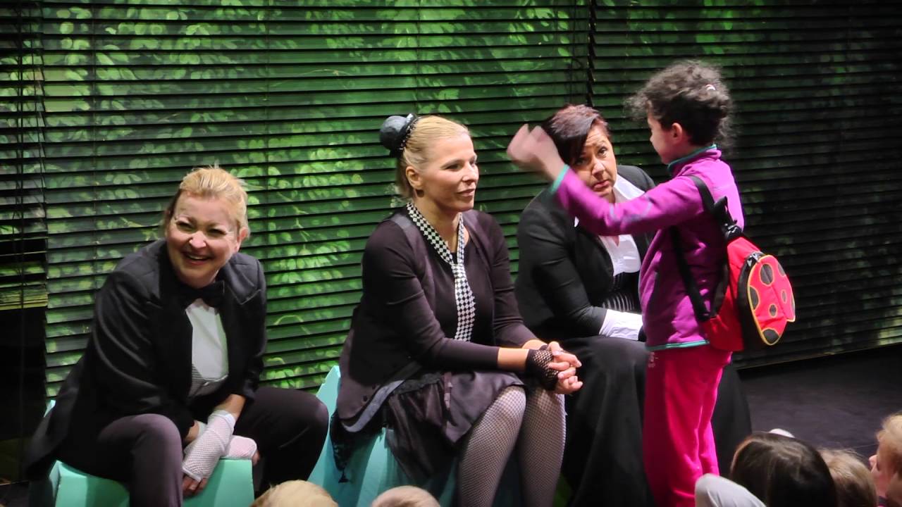 Podobno Po Spektaklu Dostała Setki Kwiatów „Smacznego, proszę Wilka” Opolski Teatr Lalki i Aktora (Opole