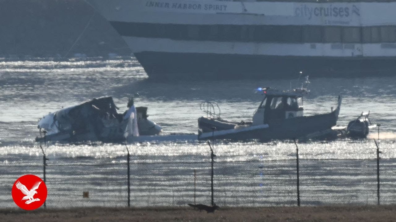 Live: Search for victims in DC plane crash continues in Potomac River ...