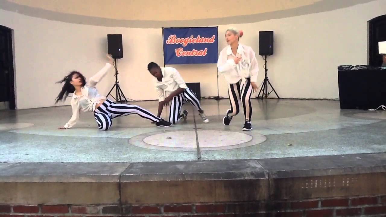 Uko Snowbunny Choreography "Portuguese Love"