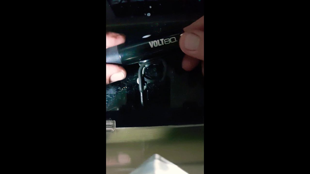 How to disassemble the Cateye Volt80 Bicycle light