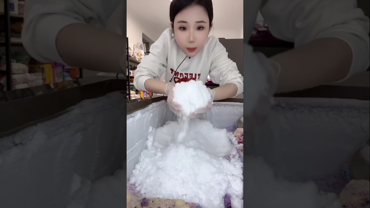 YY'S handsful of soft squeaky freezer frost eating asmr🧊 