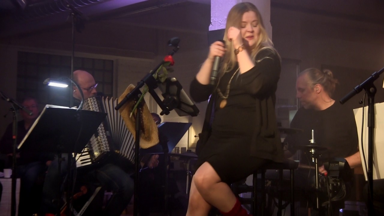 Tea's Half Acoustic - Higher Ground (live)