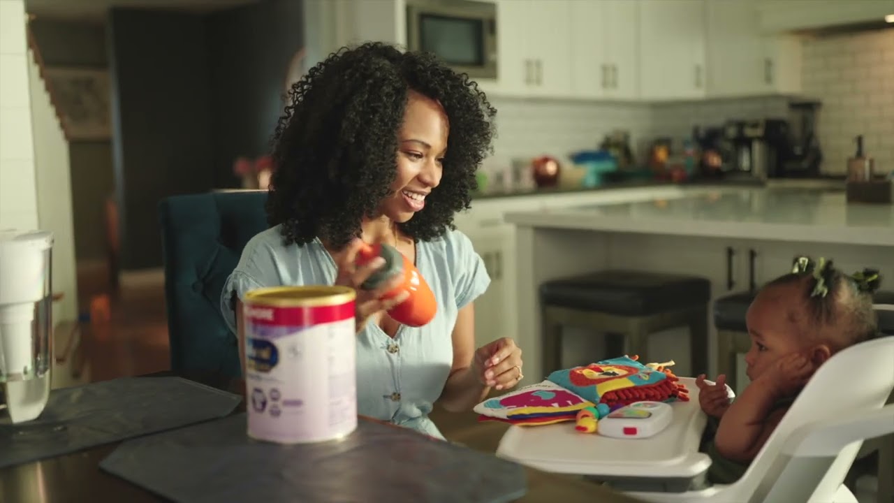 How to Transition Your Baby From Bottles to Sippy Cups | Enfamil