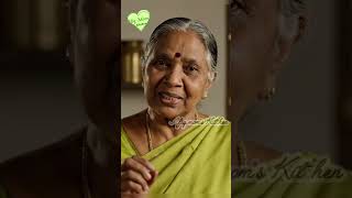 மிக்ஸி இல்லாம தேங்காய்ப்பால் ரெடி!⚡🥥 #KitchenHacks #TraditionalTips #TamilCooking #paatitips