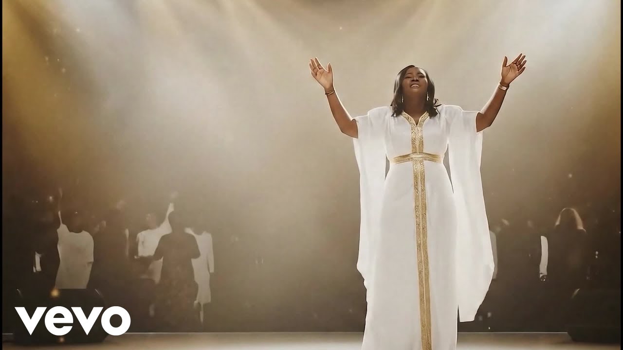 Lucy Fanzayi Official - Jesús es el Rey de Reyes (Official Music Video)