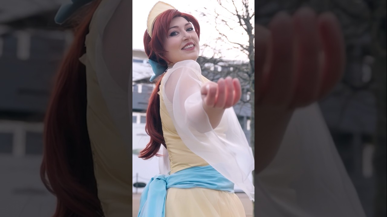 THE PRINCESS TWIRL 🤩😍 Amazing Anastasia Disney Cosplay #shorts
