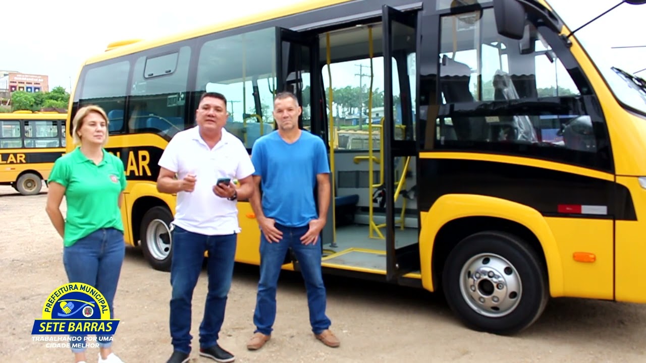 PREFEITO DEAN MARTINS ENTREGA MICRO-ÔNIBUS ESCOLAR COM ACESSIBILIDADE E AR-CONDICIONADO
