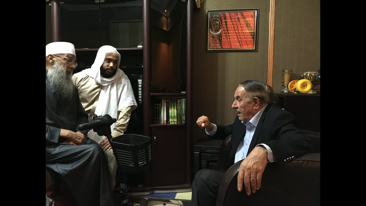 لقاء خاص في مكتبة الشيخ الحويني مع الدكتور بشار عواد معروف