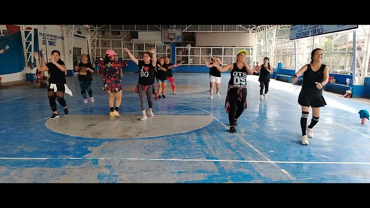 COUNTRY ROAD DANCE FITNESS WITH COACH GINA SILANGAN LADIES GROUP MOMSHIE'S ANTIPOLO CITY