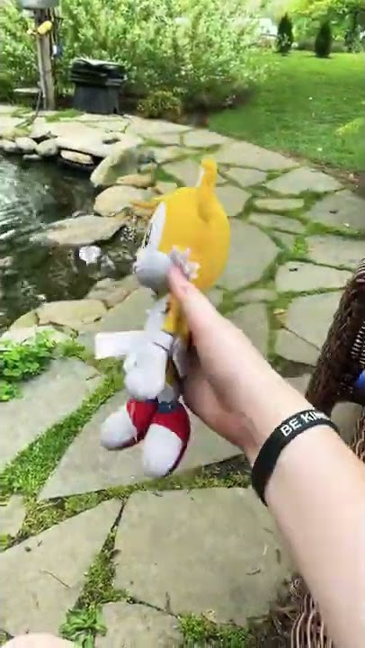 Tails is farting