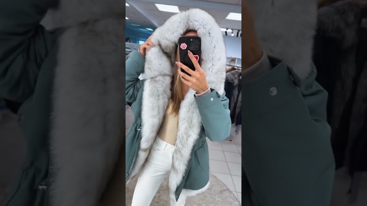 В цвете морская волна