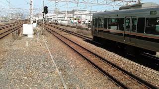 207系　EF65形牽引貨物岸辺駅到着　通過