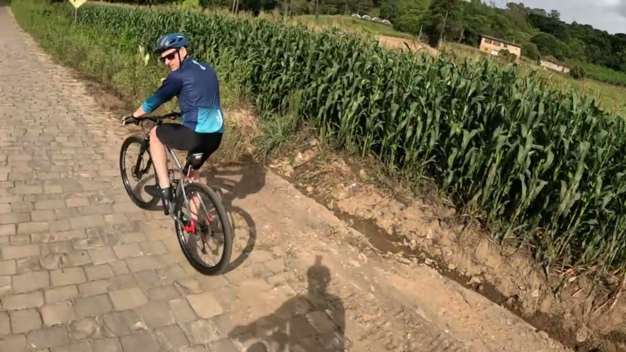 Bento Gonçalves e Garibaldi  Caminhos de Pedra +  Rota dos Vinhos