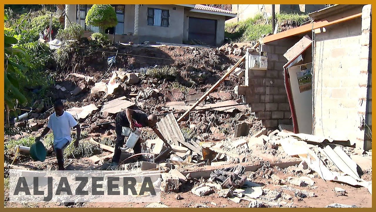 🇿🇦 ارتفاع عدد ضحايا فيضانات جنوب أفريقيا إلى حوالي 70 قتيلاً | الجزيرة الإنجليزية