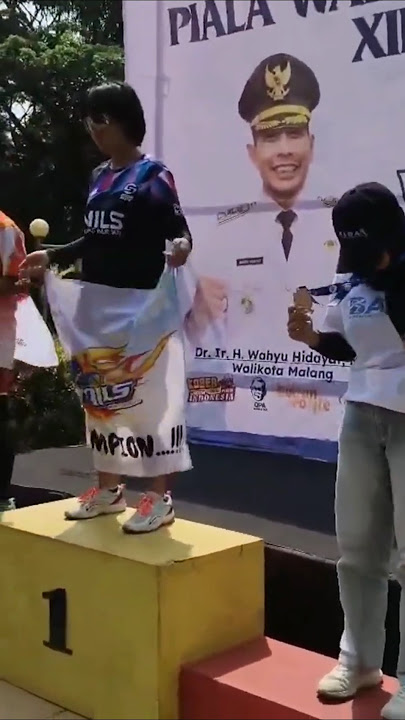 Si Manis Atlit MILS Mendapat Medali diatas pudium sampai lima