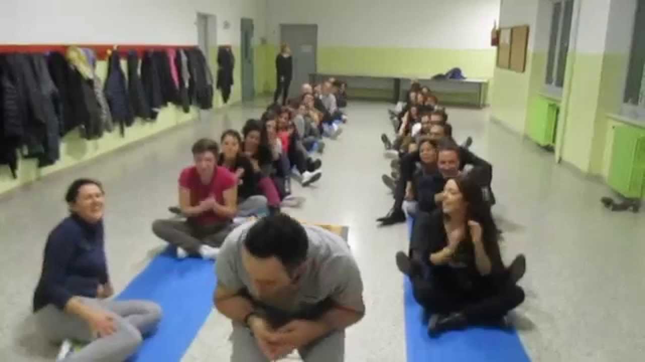 Esilarante aereo in Gibberish al Club della Risata di Macerata - Gibberish at Laughter Club