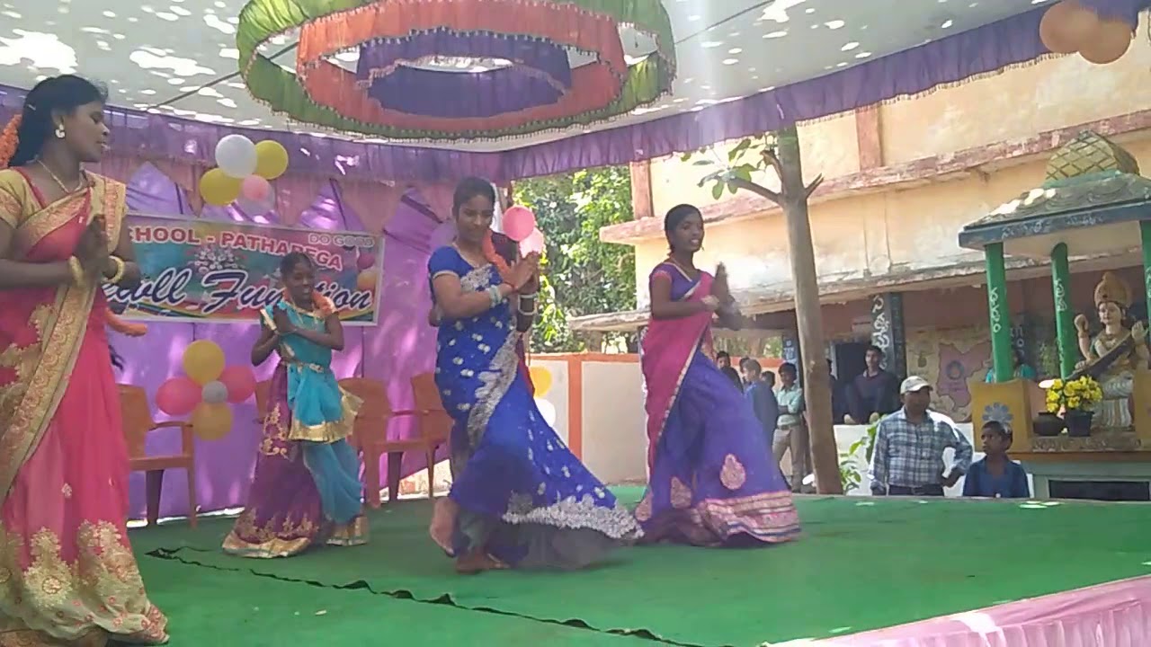 10th class ladies farewell dance performance in patharega - YouTube