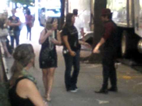 Gossip Girl Set - Hilary Duff,Blake Lively,Leighto...