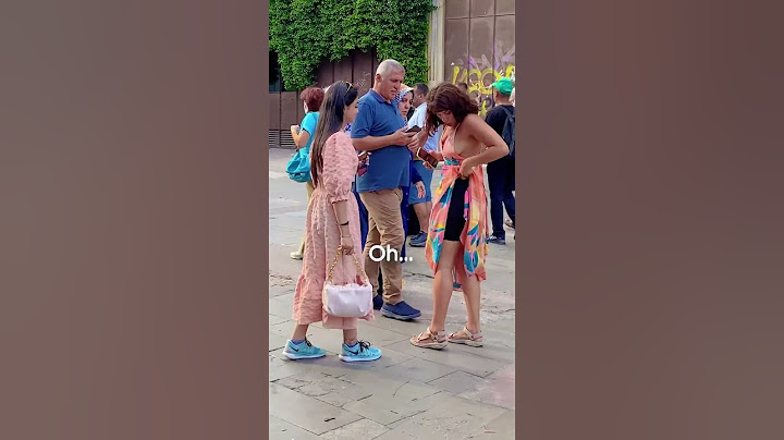 Such a kind gesture from a stranger ❤️ #kindness #humanity #socialexperiment #helpinghands #shorts