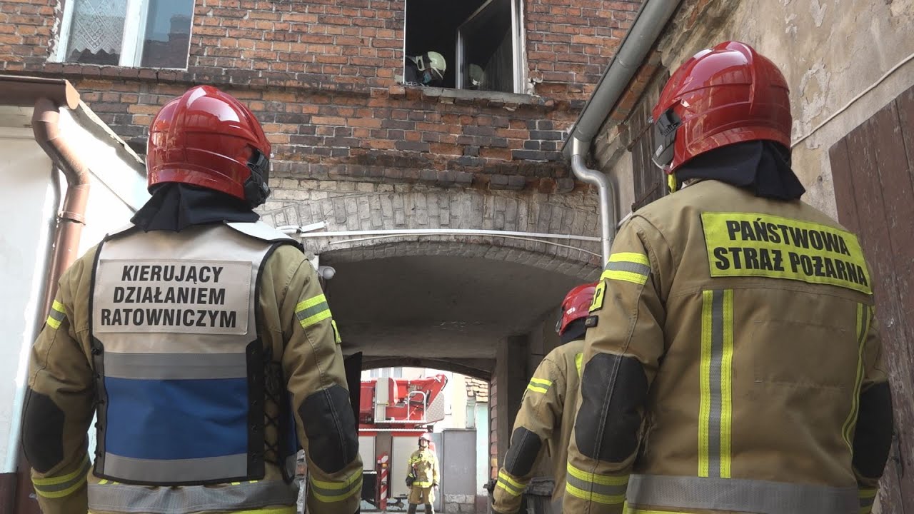 Rawicz. Pożar kamienicy na deptaku