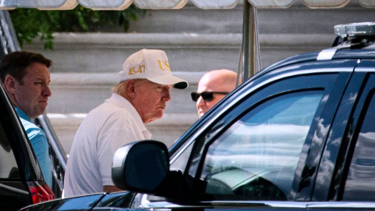 Thrown Out — Shocking Scene Unfolds At White House - YouTube