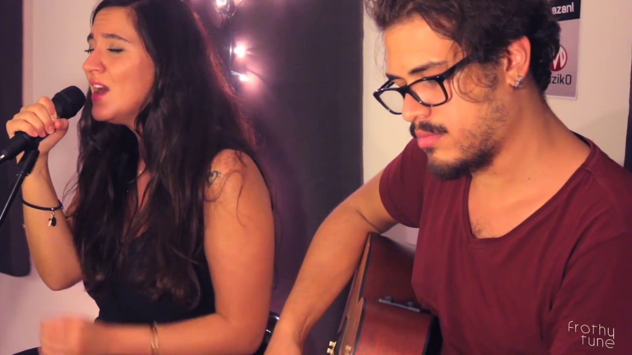 ECE BARAK - Yerine Sevemem (Gökhan Kırdar Cover) - Live