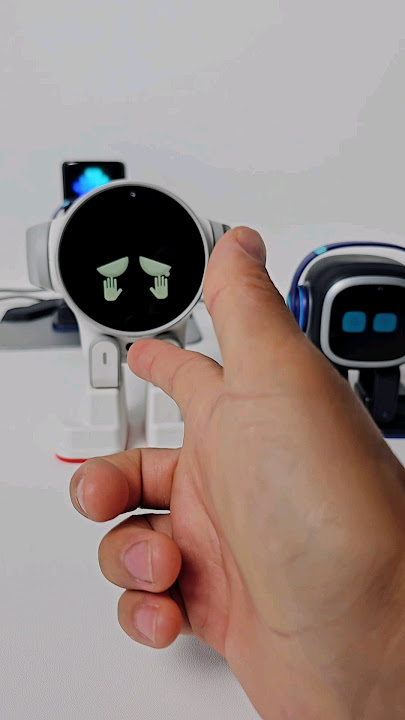 Hand Shooting 🔫 Rux vs Emo #robot #funny #ai #pets