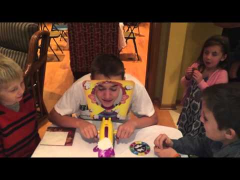 Thanksgiving-Pie-FACE-GAME-(-Pie-to-the-face-game)