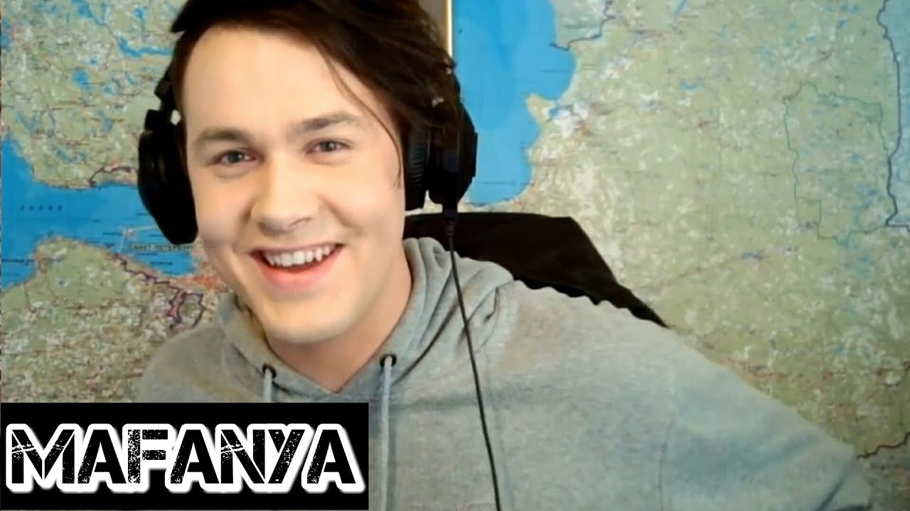 блоггер в очках. мафаня стример. мафаня стример 2021. твич мафаня. нафаня ютубер.