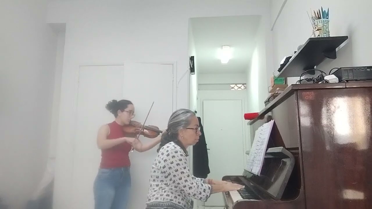 Country Dance, Suzuki violin book 5. Gabriela