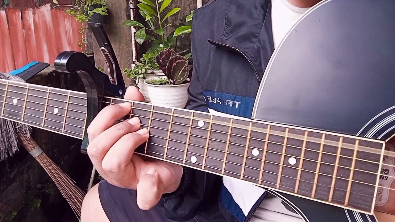 This is me after learning guitar for 4-5 weeks | Ex Bitch XXXTENTACION intro guitar