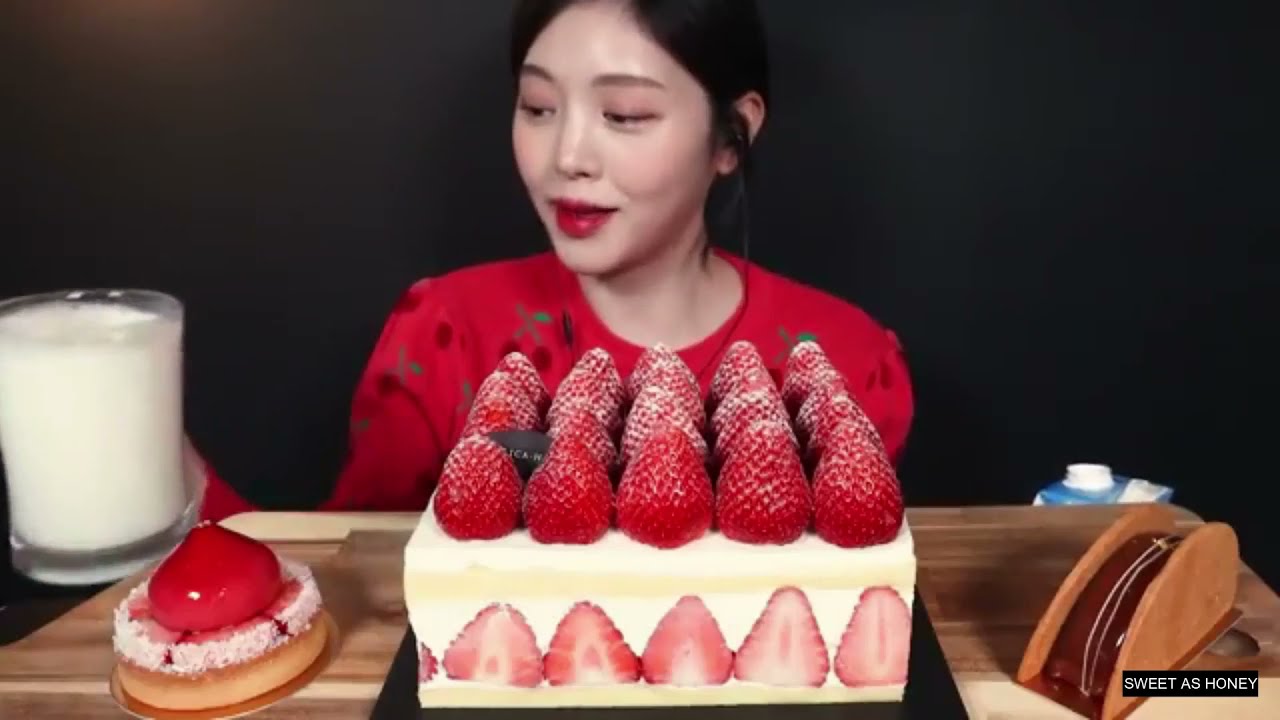 ASMR Boki’s big bites, Strawberry cake, Eating sounds MUKBANG - YouTube