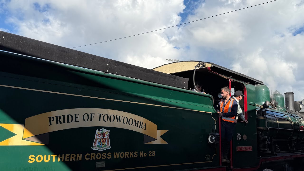 C-17 pride of Toowoomba 1916 steam train - YouTube