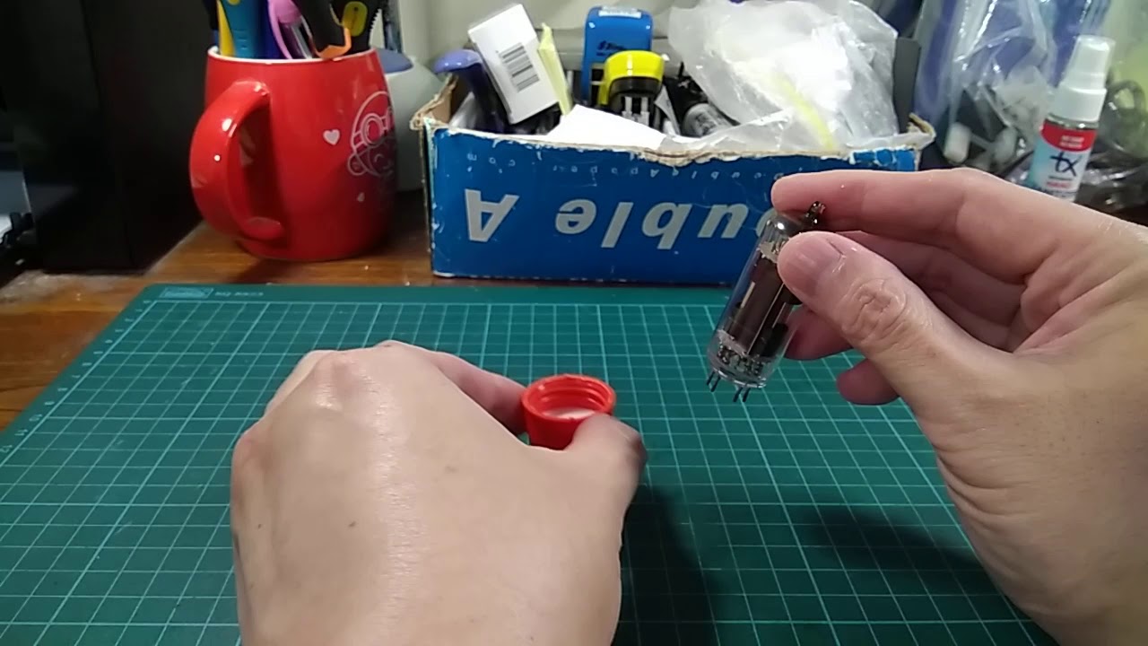 The way I remove vacuum tubes. YouTube