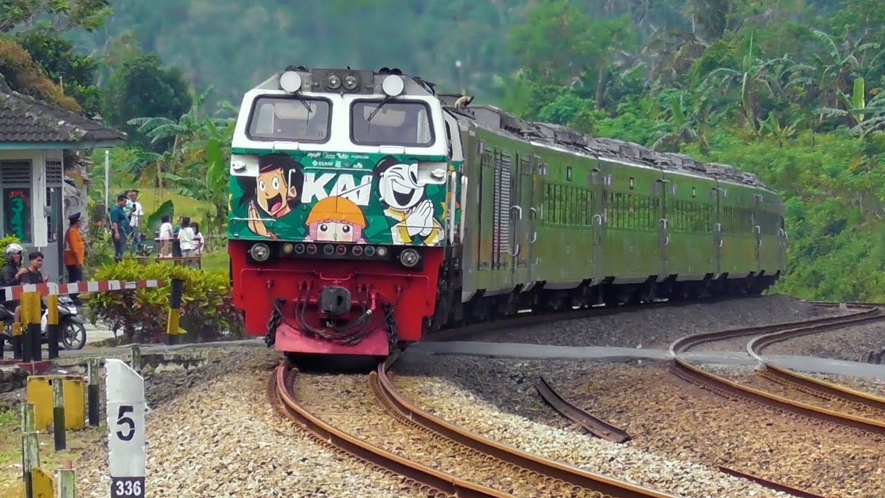 UBUR-UBUR IKAN LELE NONTON SEPUR YUUK LE MOMEN EPIK 23 KERETA API ADA 1 YANG BEDA DARI YANG LAIN