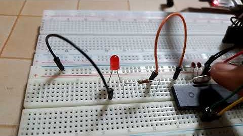 Pisca LED com PIC16F877A  |  Linguagem C + Diagrama Elétrico + Montagem Física