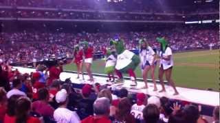 Philly Phanatic Dugout Dance 8-24-2012 Phillies vs. Nationals - BEST. MASCOT. EVER. ANYWHERE. PERIOD