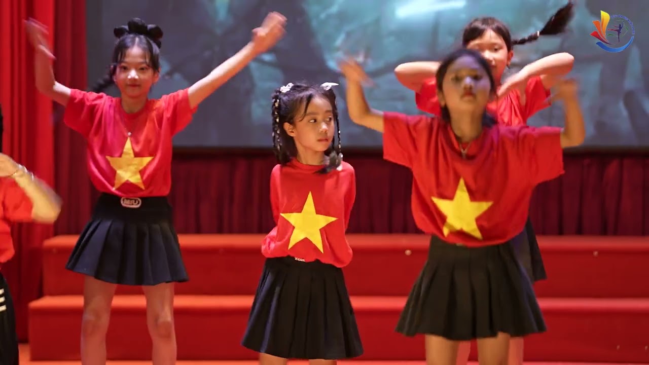 Mashup Những Ngôi Sao Xa Xôi - Khát Vọng Tuổi Trẻ| Trung Tâm Năng Khiếu Sen Việt