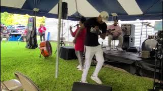 Stagnetti and Ashley performing 'Shine again '