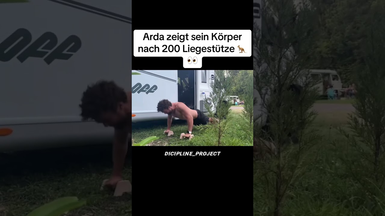 Arda zeigt sein Körper nach 200 Liegestütze 
