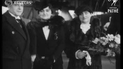 Christening of new Harrow bomber (1936)