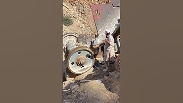 Jaw Crusher Operation 🙆😮👉🏻🪨#shorts #crusher #stonecrusher #automobile #trending