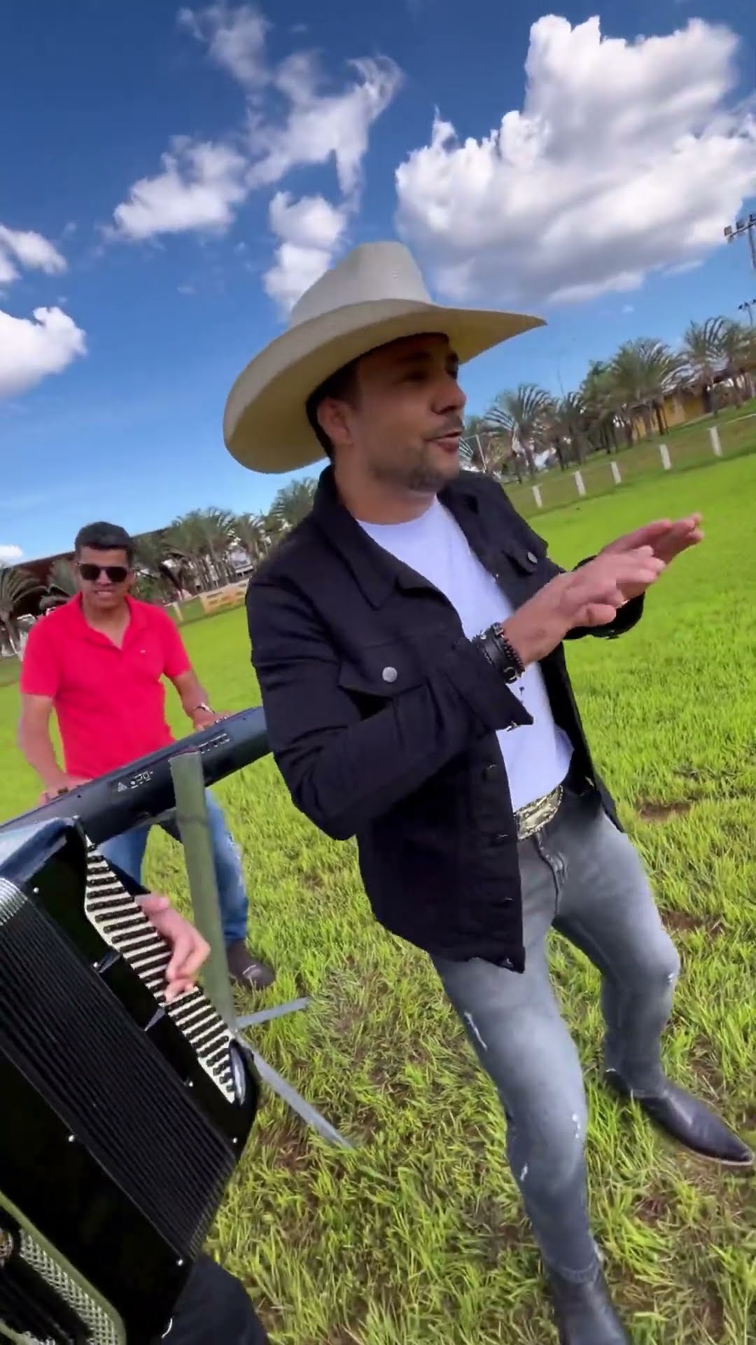 ￼ Do Forró vem chegando com mais um sucesso não tenho pena não todo aquele naipe #boanoiteee