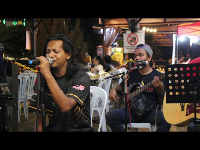 Memori Sekuntum Rindu (Spoon) |Suara Mirip Penyanyi Asal | Fazly ft See Seventy Buskers class=