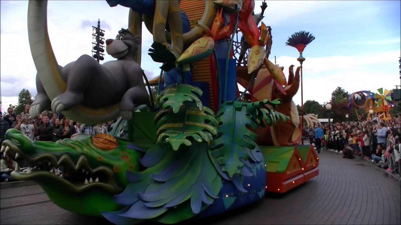 Disneyland Paris: Disney Stars On Parade 2017