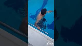طريقة الانتظام النفس تحت الماء سهل جدأ. ( اترك الشرح بالفيديو )  شاهد ومتع ذهنك  , سباحة للمتدئين