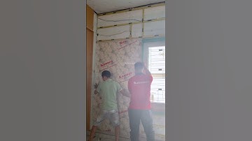 Cách thi công tấm nhựa giả đá cho tường bị ẩm mốc